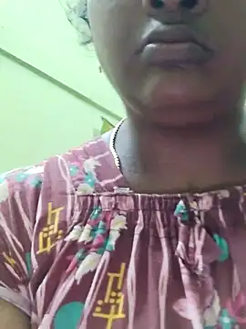 Snapshot of Tamilreethu chatting on 10.28.25 Tamilreethu online show from 10.28.25