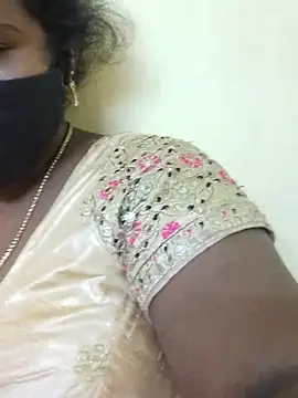 Snapshot of Tamilreethu chatting on 11.05.25 Tamilreethu online show from 11.05.25