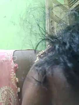 Snapshot of Tamilreethu chatting on 11.06.25 Tamilreethu online show from 11.06.25