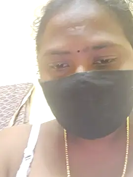 Snapshot of Tamilreethu chatting on 11.08.25 Tamilreethu online show from 11.08.25