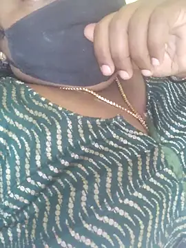 Snapshot of Tamilreethu chatting on 11.09.25 Tamilreethu online show from 11.09.25