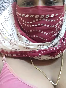 Snapshot of Tamilreethu chatting on 11.15.25 Tamilreethu online show from 11.15.25