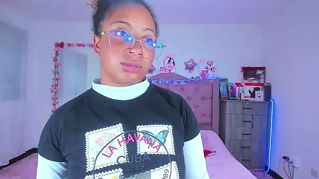 Snapshot of Gabi_Jhons_23 chatting on 09.09.25 Gabi Jhons 23 online show from 09.09.25