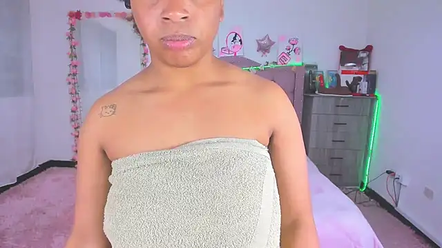 Snapshot of Gabi_Jhons_23 chatting on 09.12.25 Gabi Jhons 23 online show from 09.12.25