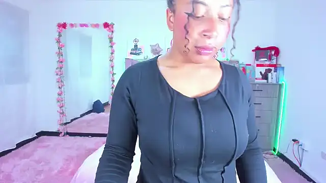 Snapshot of Gabi_Jhons_23 chatting on 09.22.25 Gabi Jhons 23 online show from 09.22.25