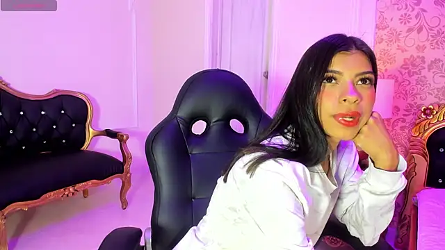 Lola Pierce online show from 09.12.25