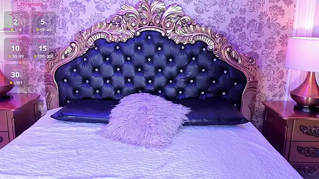 Lola Pierce online show from 09.20.25