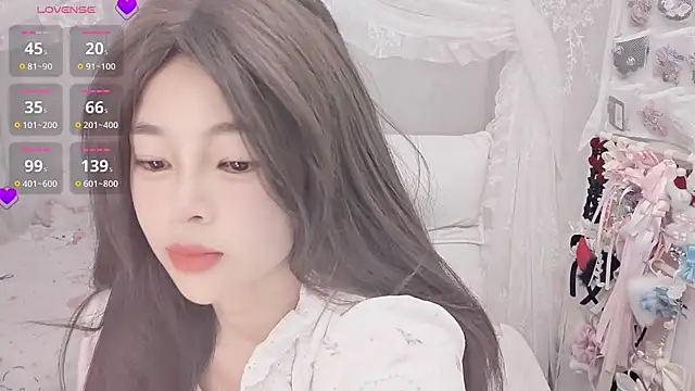 Snapshot of 9aunatiis chatting on 02.04.26 9aunatiis online show from 02.04.26