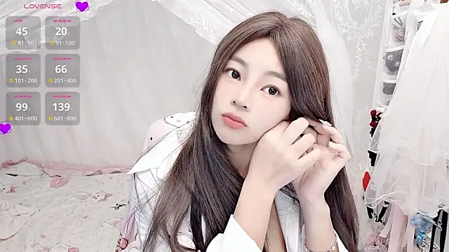 Snapshot of 9aunatiis chatting on 02.14.26 9aunatiis online show from 02.14.26