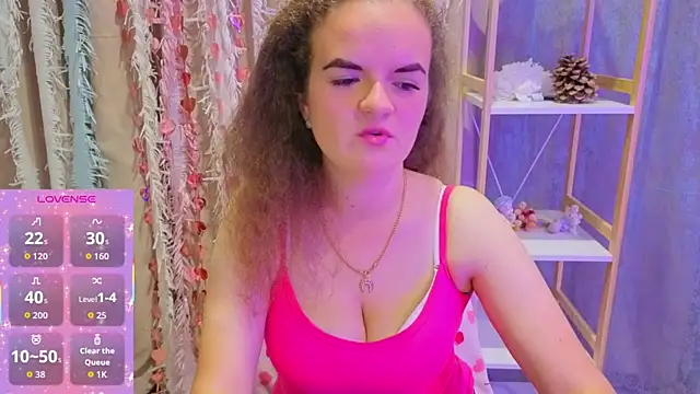 Snapshot of Luisa_Rosee chatting on 10.07.25 Luisa Rosee online show from 10.07.25