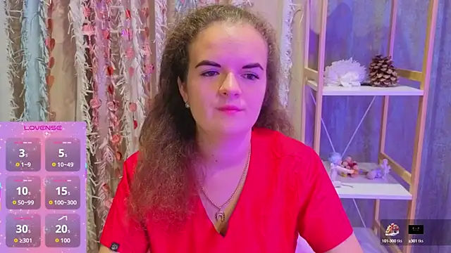 Snapshot of Luisa_Rosee chatting on 10.13.25 Luisa Rosee online show from 10.13.25