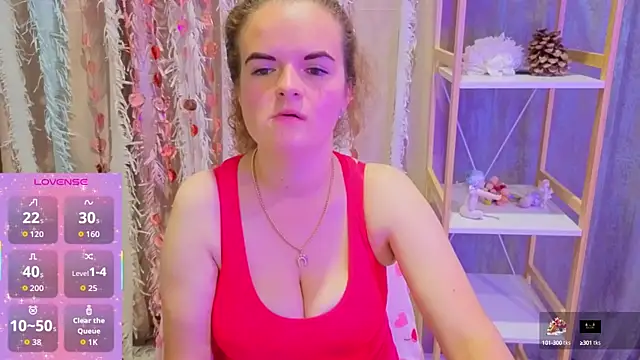 Snapshot of Luisa_Rosee chatting on 10.14.25 Luisa Rosee online show from 10.14.25