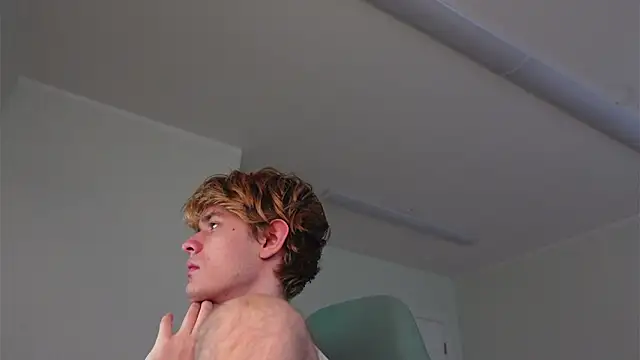 Snapshot of Logan_Fraser chatting on 11.16.25 Logan Fraser online show from 11.16.25