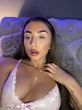 ellariverss online show from 07.04.26