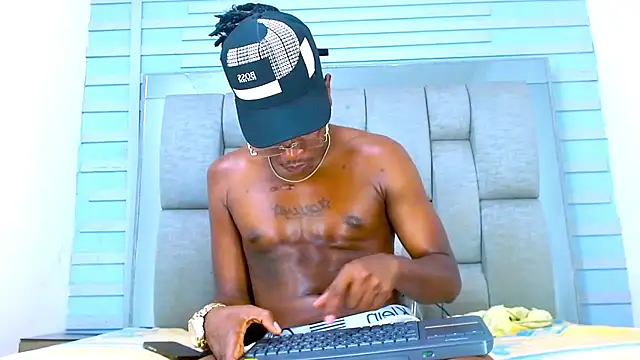 Snapshot of Black_Fire10 chatting on 09.29.25 Black Fire10 online show from 09.29.25