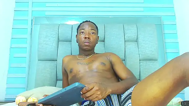 Snapshot of Black_Fire10 chatting on 11.06.25 Black Fire10 online show from 11.06.25