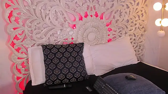 Snapshot of Odette_bulgari chatting on 11.03.25 Odette bulgari online show from 11.03.25