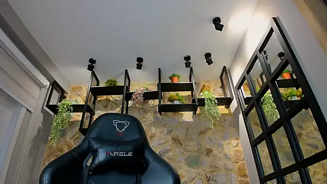 VenusBlazer online show from 11.04.25