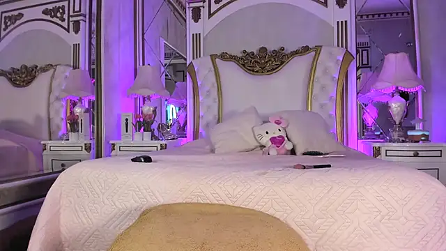 NikoYoon online show from 10.25.25