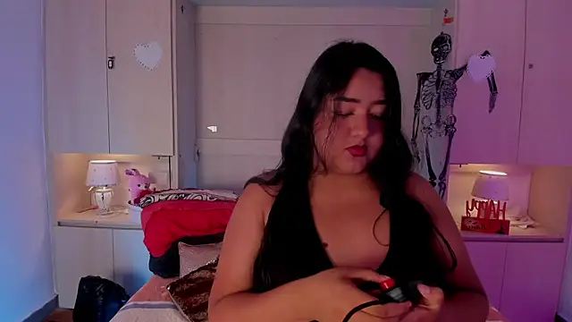 LilyWhitney online show from 10.15.25