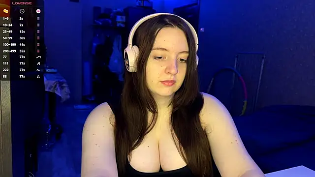 LauretteRagar online show from 10.29.25