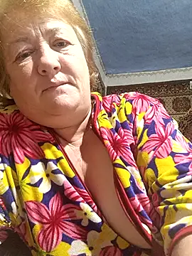 Snapshot of NikaLove49011 chatting on 10.08.25 NikaLove49011 online show from 10.08.25