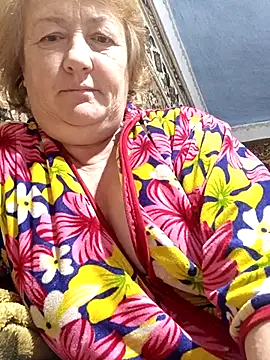 Snapshot of NikaLove49011 chatting on 10.10.25 NikaLove49011 online show from 10.10.25