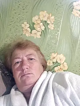 Snapshot of NikaLove49011 chatting on 10.27.25 NikaLove49011 online show from 10.27.25