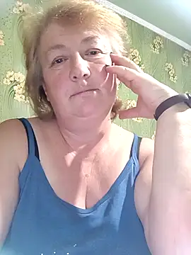 Snapshot of NikaLove49011 chatting on 10.28.25 NikaLove49011 online show from 10.28.25