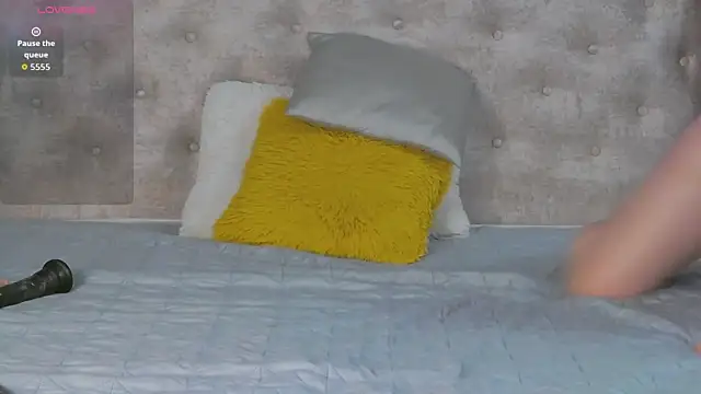 Leah Brooks online show from 11.21.25