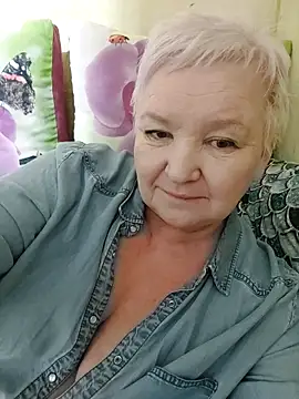 Snapshot of ForgeMeNot51 chatting on 03.01.26 ForgeMeNot51 online show from 03.01.26