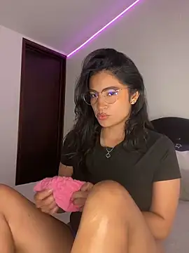 MiaAlarie online show from 02.13.26