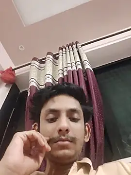 Snapshot of yung_cplz chatting on 09.22.25 yung cplz online show from 09.22.25