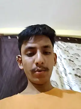 Snapshot of yung_cplz chatting on 10.18.25 yung cplz online show from 10.18.25