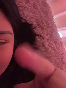 Snapshot of Regina_Escobar chatting on 10.25.25 Regina Escobar online show from 10.25.25