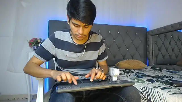 Snapshot of Charlie_Cock_ chatting on 09.30.25 Charlie Cock online show from 09.30.25