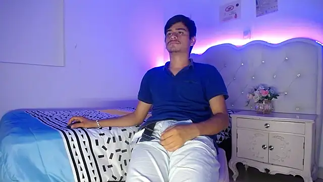 Snapshot of Charlie_Cock_ chatting on 10.07.25 Charlie Cock online show from 10.07.25