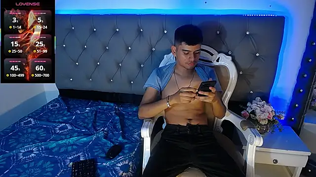 Snapshot of Charlie_Cock_ chatting on 10.28.25 Charlie Cock online show from 10.28.25