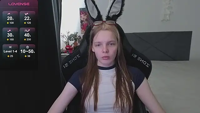 Luna Navy online show from 10.06.25