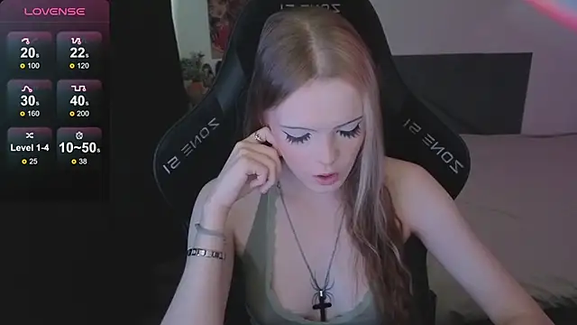 Luna Navy online show from 11.06.25