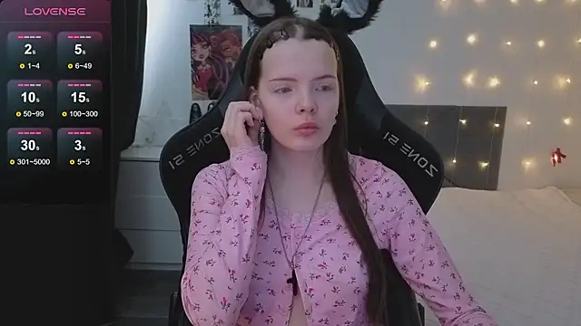 Luna Navy online show from 02.15.26