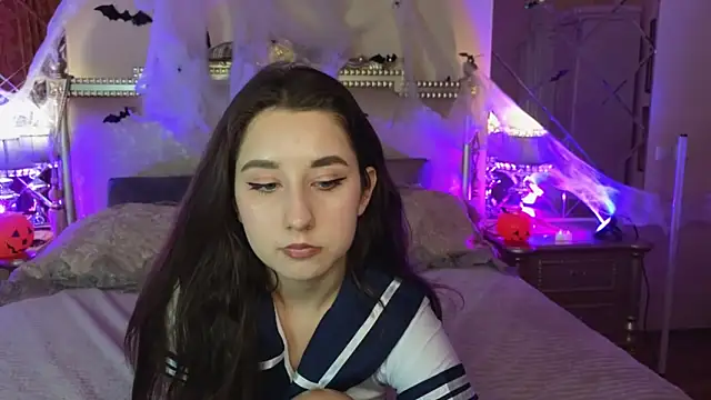 Snapshot of Eva_Maller chatting on 10.17.25 Eva Maller online show from 10.17.25