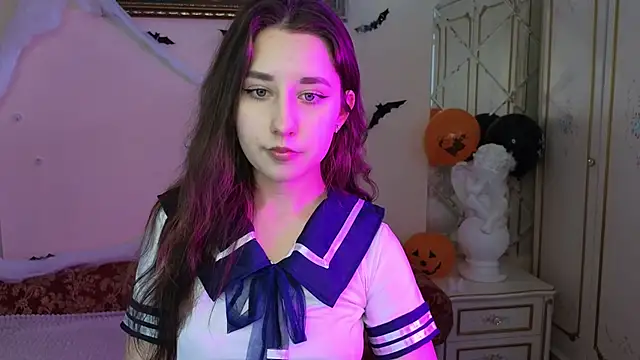 Snapshot of Eva_Maller chatting on 10.21.25 Eva Maller online show from 10.21.25