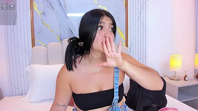 isabel sofiaa online show from 10.31.25