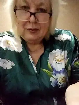 Alexia64231 online show from 11.27.25