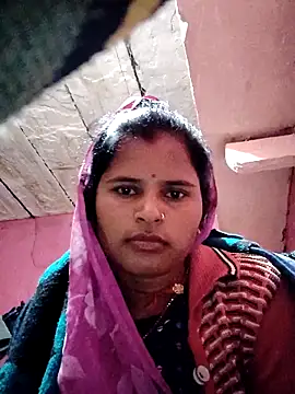 Snapshot of Sanjna_cuty chatting on 12.21.25 Sanjna cuty online show from 12.21.25