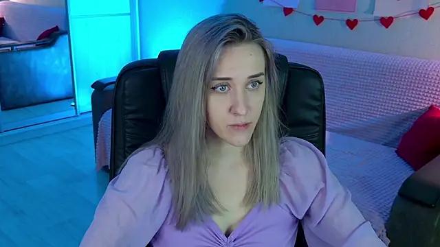 Snapshot of Free_Harmony chatting on 09.18.25 Free Harmony online show from 09.18.25