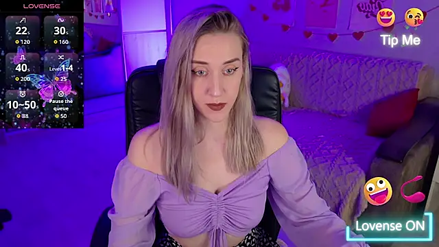 Snapshot of Free_Harmony chatting on 10.24.25 Free Harmony online show from 10.24.25