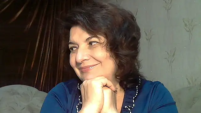 Snapshot of LedyNika chatting on 10.30.25 LedyNika online show from 10.30.25