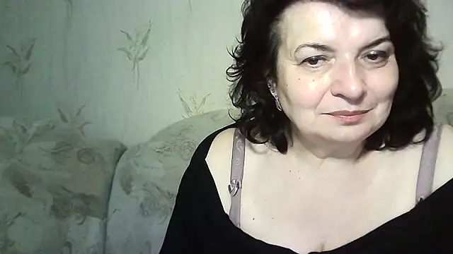 Snapshot of LedyNika chatting on 05.15.26 LedyNika online show from 05.15.26